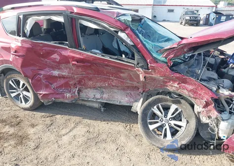 2018 Toyota Rav4 Xle из США, поврежденный, VIN 2T3RFREV3JW751024